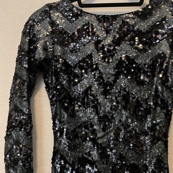 DRESS THE POPULATION 'LOLA' CHEVRON SEQUIN BODY-CON MINI DRESS XS - Picture 5 of 11